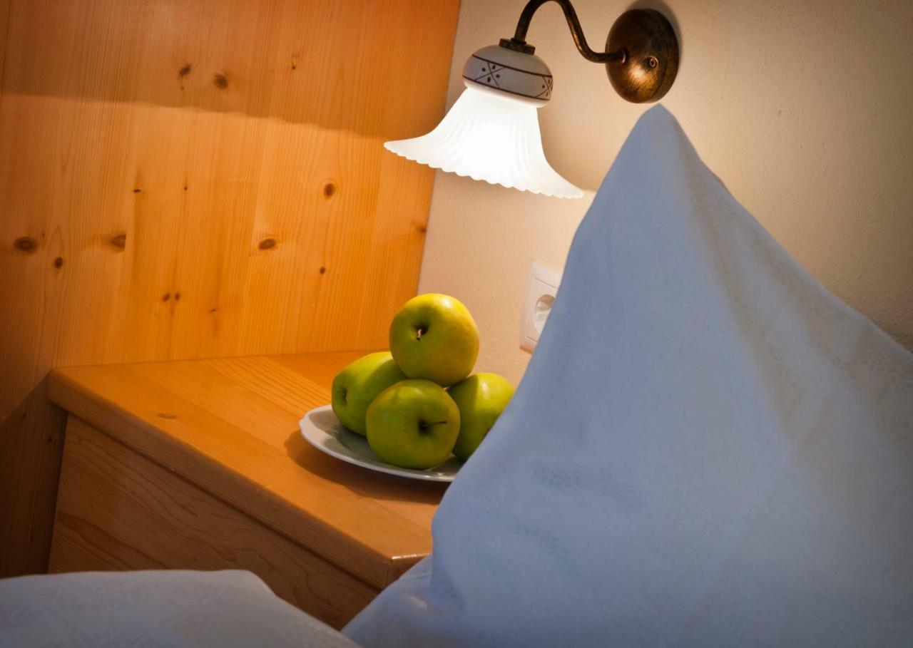 Hotel Weingut Klosterhof Caldaro Ngoại thất bức ảnh